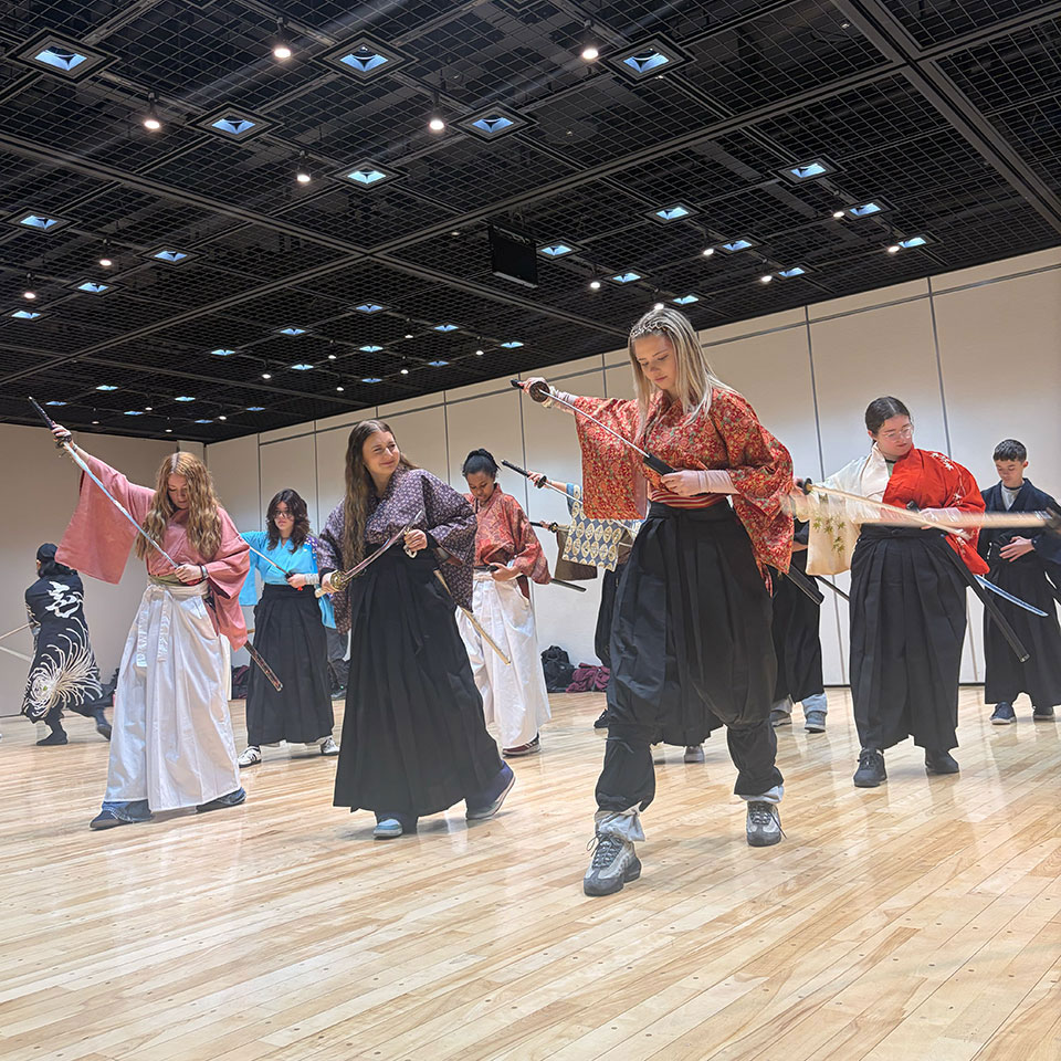 23 Students from London Dive into Samurai Experience